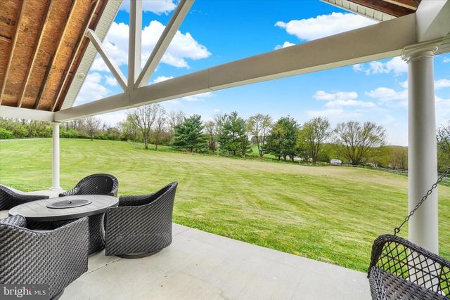 1685 BAHNS MILL RD, Windsor, PA 17366