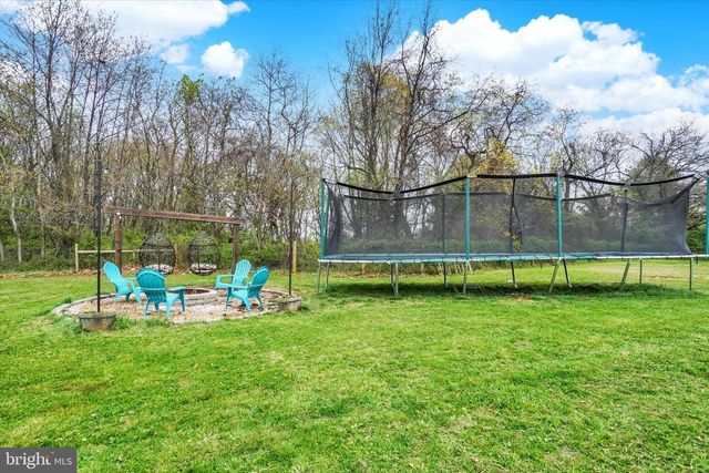 1685 BAHNS MILL RD, Windsor, PA 17366