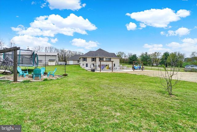1685 BAHNS MILL RD, Windsor, PA 17366
