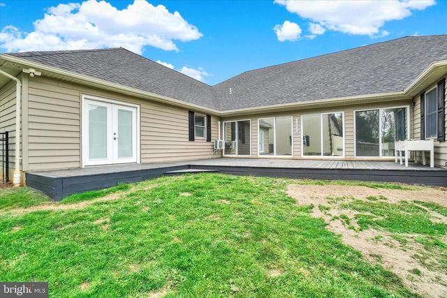 1685 BAHNS MILL RD, Windsor, PA 17366