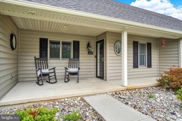 1685 BAHNS MILL RD, Windsor, PA 17366