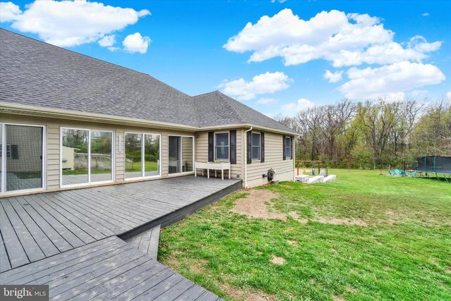 1685 BAHNS MILL RD, Windsor, PA 17366