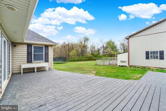 1685 BAHNS MILL RD, Windsor, PA 17366