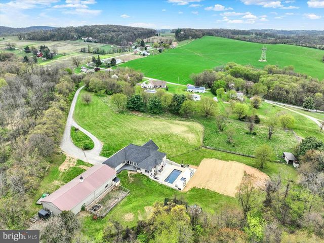 1685 BAHNS MILL RD, Windsor, PA 17366