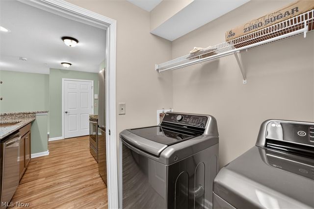 23002 Chandlers Lane 105, Olmsted Falls, OH 44138