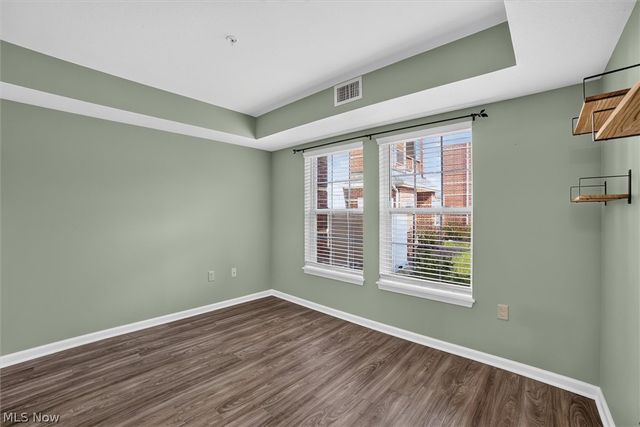 23002 Chandlers Lane 105, Olmsted Falls, OH 44138