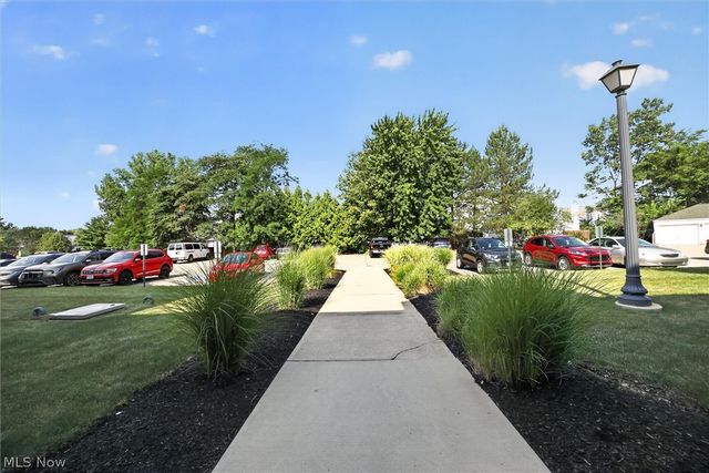 23002 Chandlers Lane 105, Olmsted Falls, OH 44138