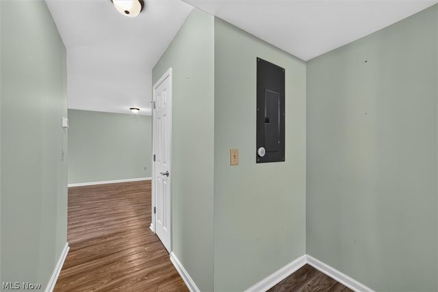 23002 Chandlers Lane 105, Olmsted Falls, OH 44138