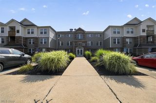 23002 Chandlers Lane 105, Olmsted Falls, OH 44138