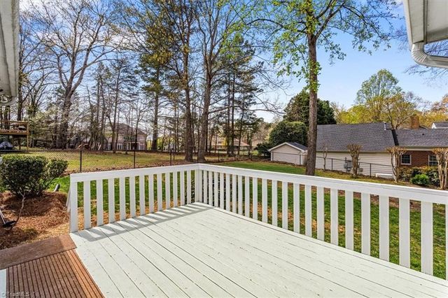 109 Stafford Oak Drive, Jamestown, NC 27282