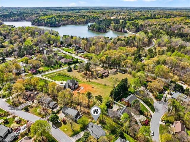 109 Stafford Oak Drive, Jamestown, NC 27282