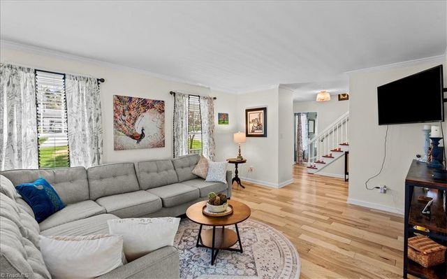 109 Stafford Oak Drive, Jamestown, NC 27282