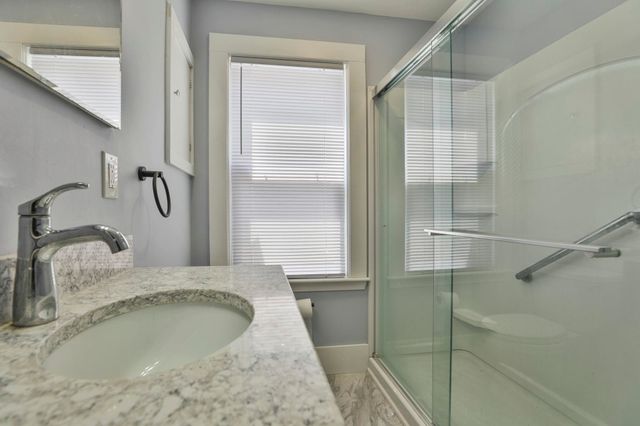 1 Oak Street, Nashua, NH 03060