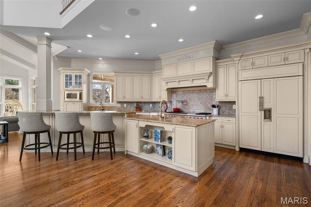 16 Outer Ladue Drive, Frontenac, MO 63131