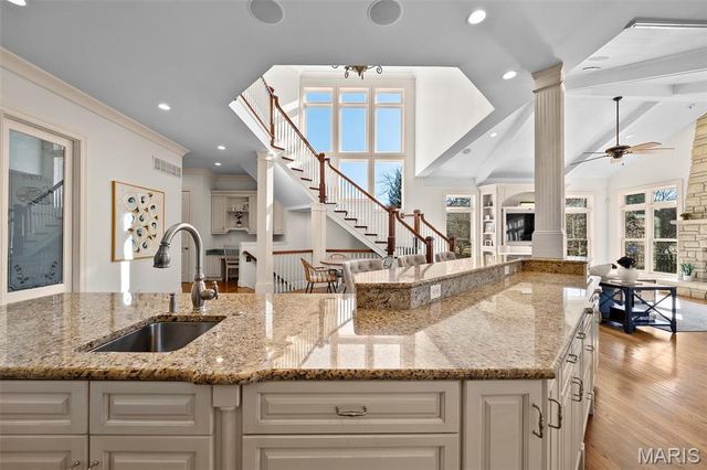 16 Outer Ladue Drive, Frontenac, MO 63131