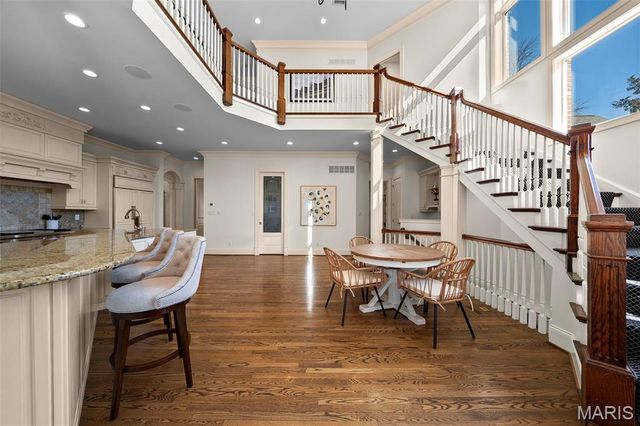 16 Outer Ladue Drive, Frontenac, MO 63131