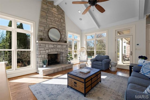 16 Outer Ladue Drive, Frontenac, MO 63131