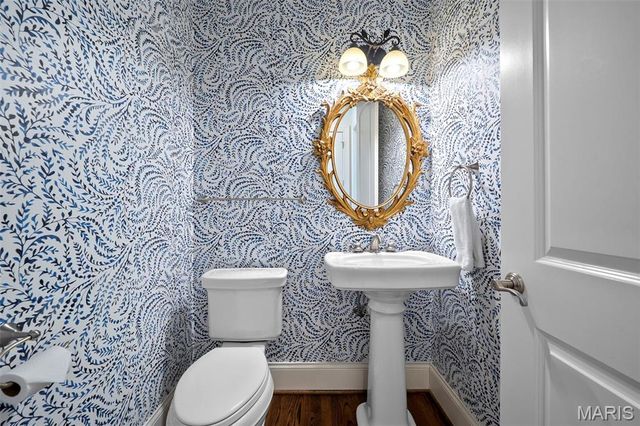 16 Outer Ladue Drive, Frontenac, MO 63131