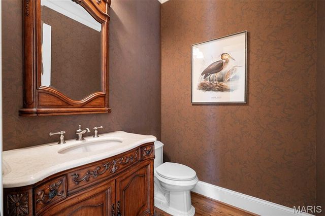 16 Outer Ladue Drive, Frontenac, MO 63131