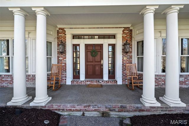 16 Outer Ladue Drive, Frontenac, MO 63131