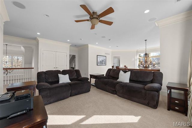 16 Outer Ladue Drive, Frontenac, MO 63131