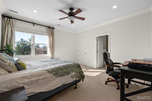 16 Outer Ladue Drive, Frontenac, MO 63131