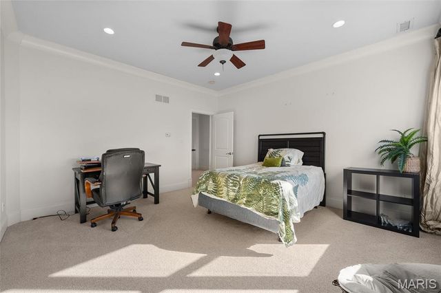 16 Outer Ladue Drive, Frontenac, MO 63131