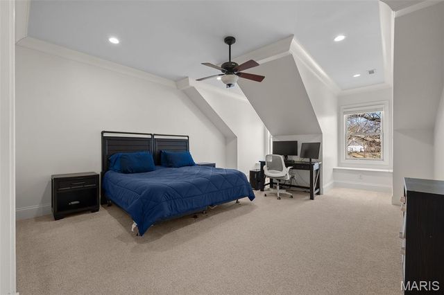 16 Outer Ladue Drive, Frontenac, MO 63131