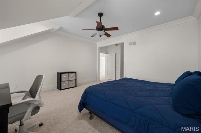 16 Outer Ladue Drive, Frontenac, MO 63131