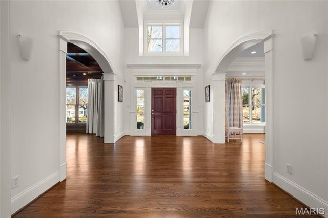 16 Outer Ladue Drive, Frontenac, MO 63131