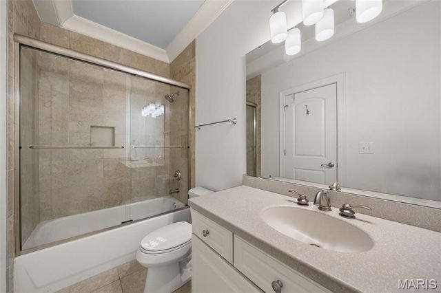 16 Outer Ladue Drive, Frontenac, MO 63131