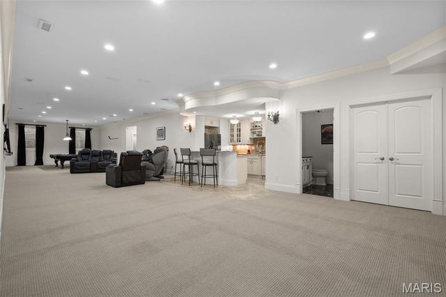 16 Outer Ladue Drive, Frontenac, MO 63131