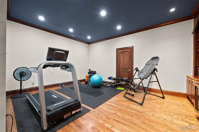 16 Outer Ladue Drive, Frontenac, MO 63131