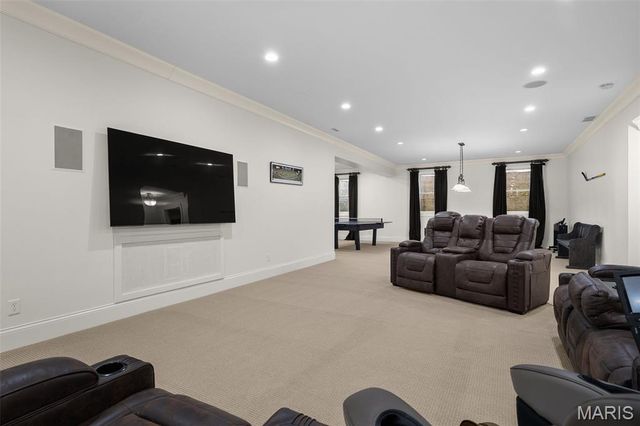 16 Outer Ladue Drive, Frontenac, MO 63131