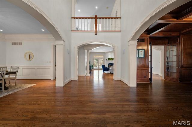 16 Outer Ladue Drive, Frontenac, MO 63131