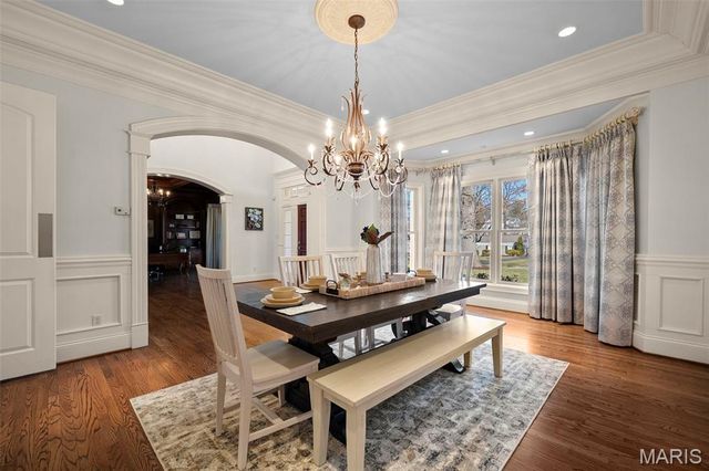 16 Outer Ladue Drive, Frontenac, MO 63131