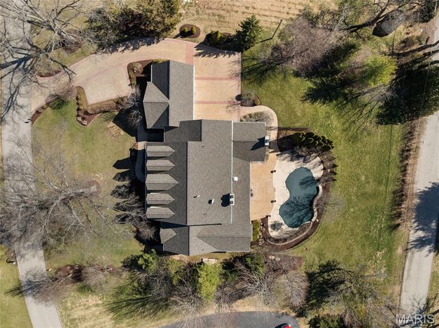 16 Outer Ladue Drive, Frontenac, MO 63131