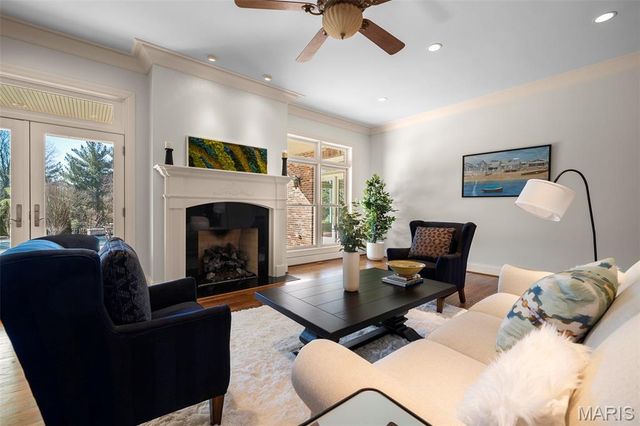 16 Outer Ladue Drive, Frontenac, MO 63131