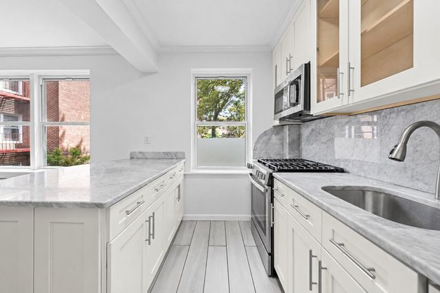 14139 78th Rd Apt 2P, New York City, NY 11367