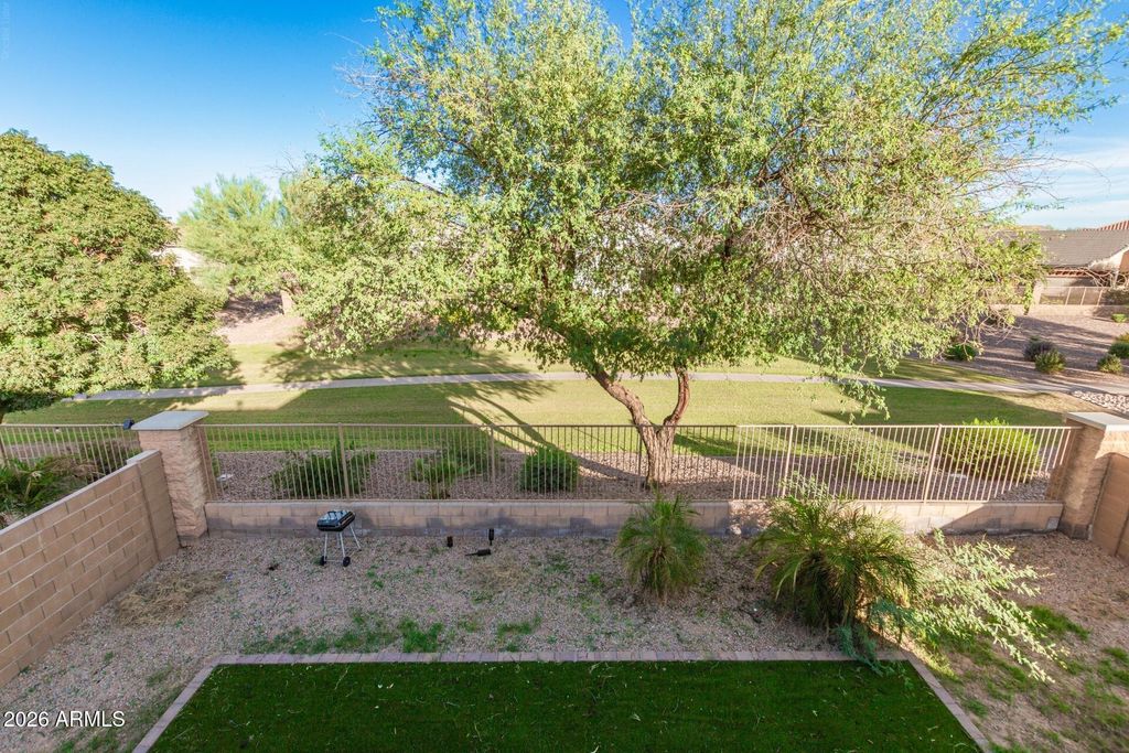 20535 N SANTA CRUZ Drive, Maricopa, AZ 85138 — photo 2