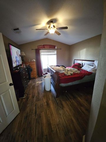 2530 W Porter Creek Avenue, Porterville, CA 93257