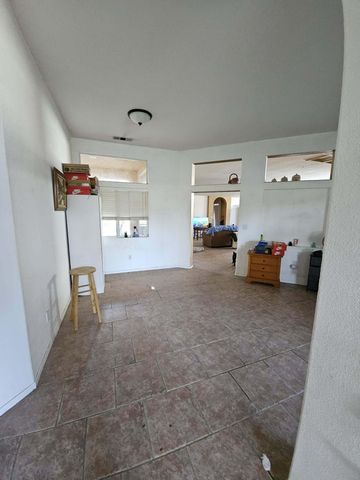 2530 W Porter Creek Avenue, Porterville, CA 93257