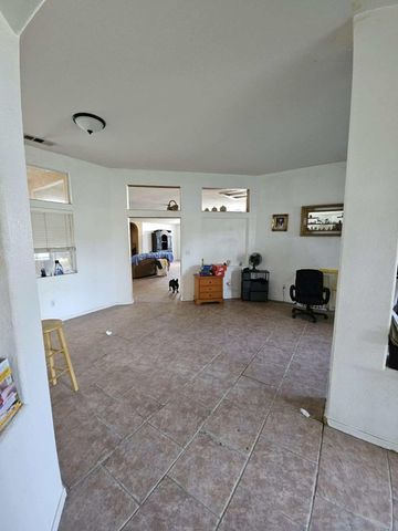 2530 W Porter Creek Avenue, Porterville, CA 93257