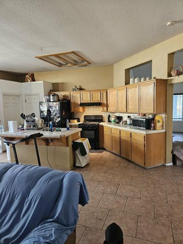 2530 W Porter Creek Avenue, Porterville, CA 93257