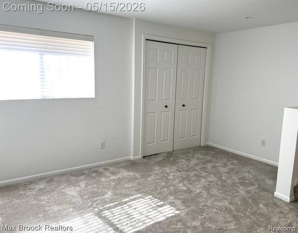 3111 Camden Drive, Troy, MI 48084