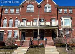 3111 Camden Drive, Troy, MI 48084