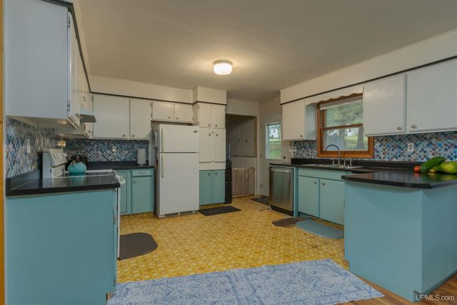 106 3rd Street, Alpha, MI 49902