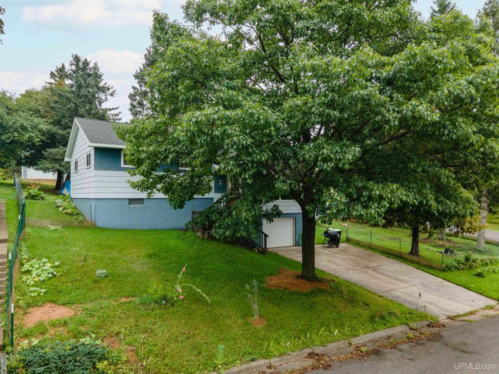 106 3rd Street, Alpha, MI 49902