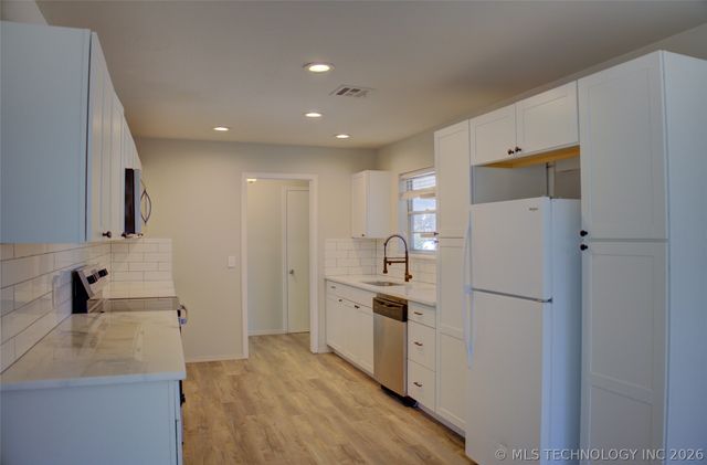 539 Meadowood Drive, Broken Arrow, OK 74011