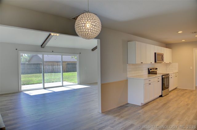 539 Meadowood Drive, Broken Arrow, OK 74011